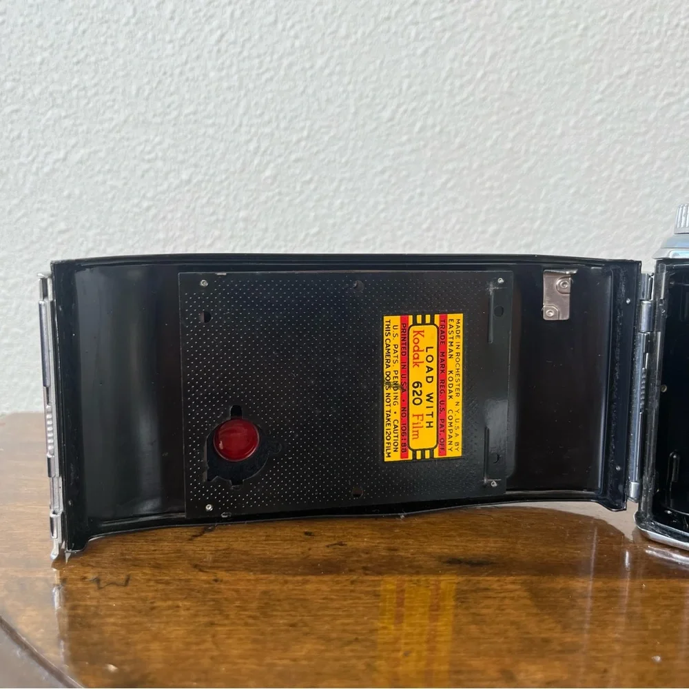 vintage Kodak Tourist Camera - Picture 10 of 10